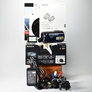 Sony HDR-CX150 16GB HD Handycam Camcorder HD Video 25x Opt Zoom 128GB SD MINT